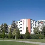 Russott ميستر