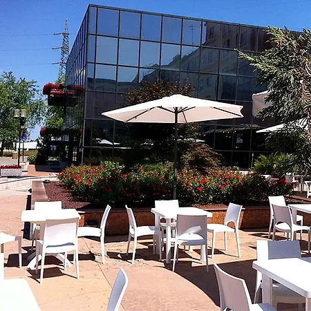 Hotel Russott