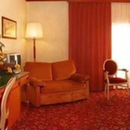 Hotel Russott