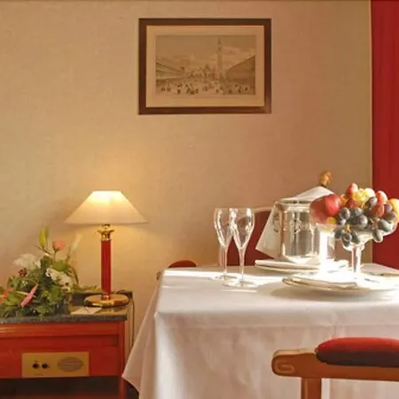 Hotel Russott 4*