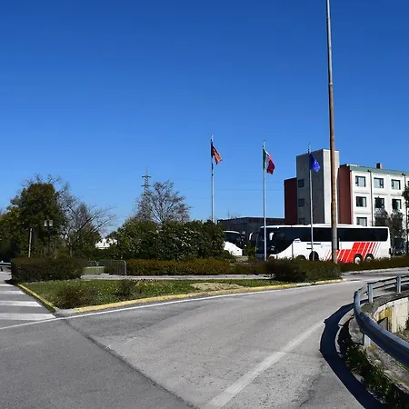 Hotel Russott