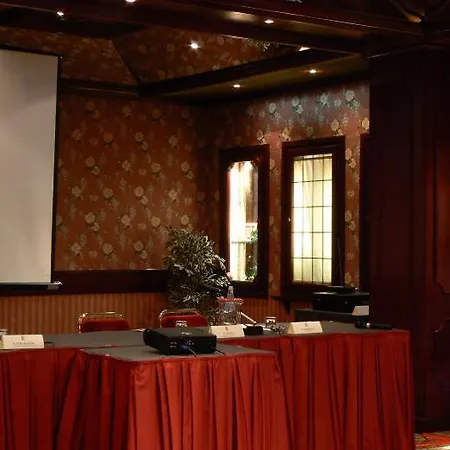 Russott Hotel