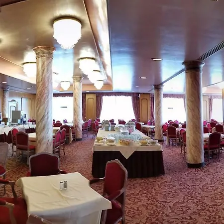 Russott Hotel