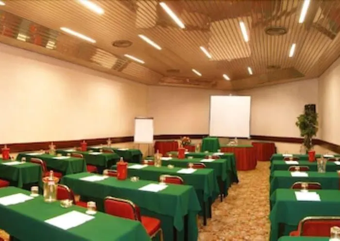 Russott Otel