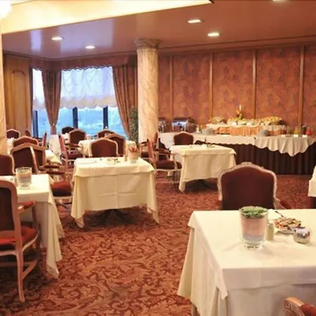Russott Hotel